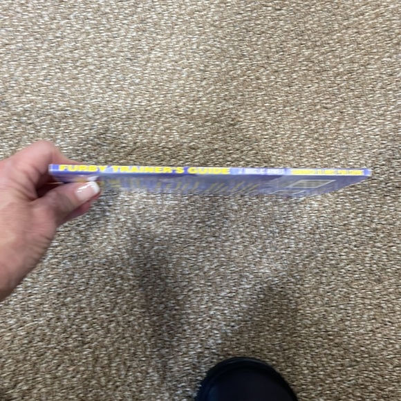 Vintage Furby Trainer's Guide like New Published by Sandwich Islands Pub, 1999 - Picture 3 of 4